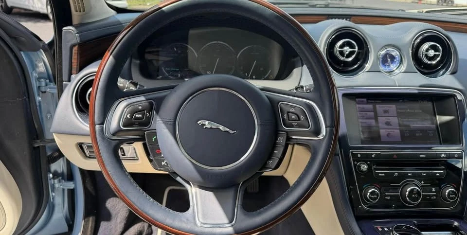 2011 Jaguar X351 XJ - Image 3 of 17