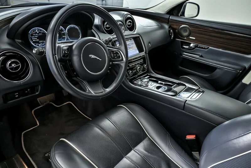 2011 Jaguar X351 XJ - Image 18 of 21