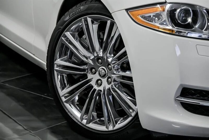 2011 Jaguar X351 XJ - Image 3 of 21