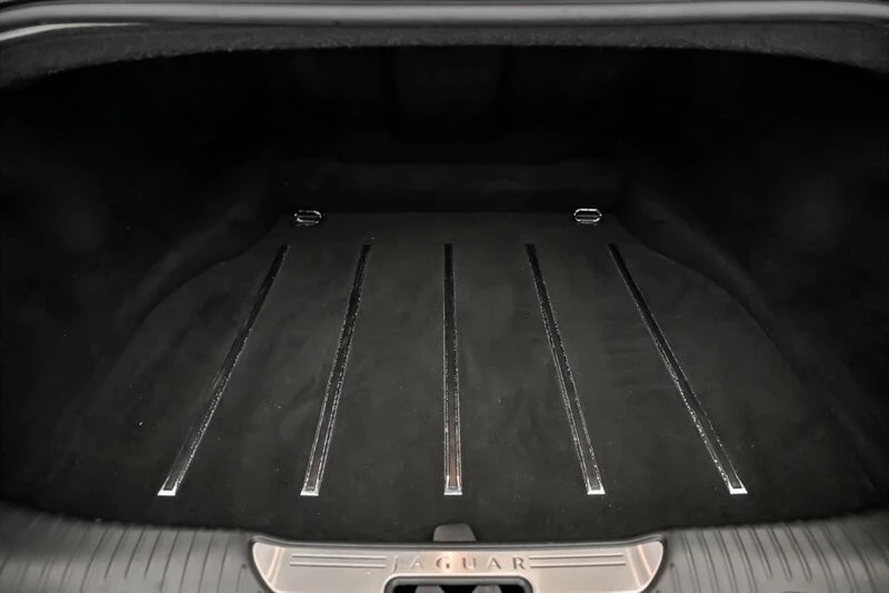 2011 Jaguar X351 XJ - Image 13 of 21