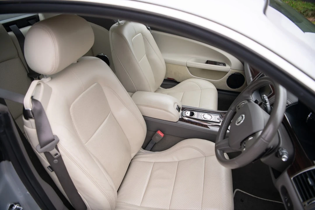 2011 Jaguar X150 XK - Image 7 of 30