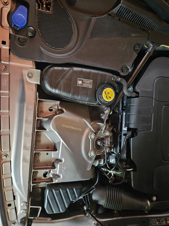 2011 Jaguar X150 XK - Image 6 of 20