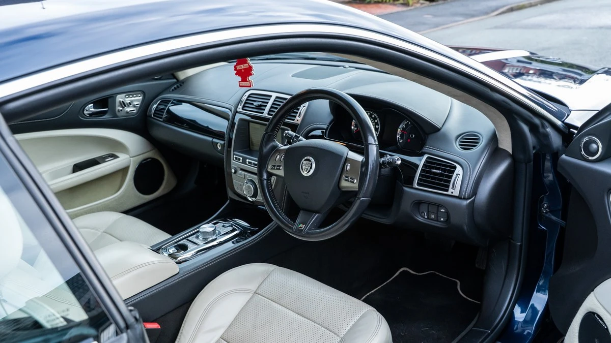 2011 Jaguar X150 XKR - Image 16 of 30