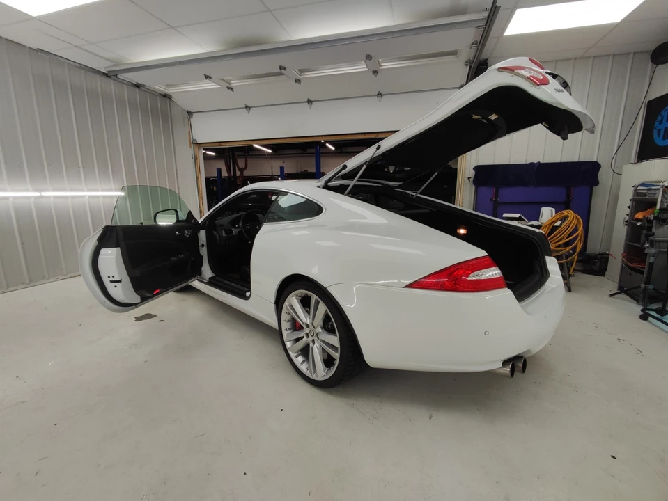 2011 Jaguar X150 XKR - Image 6 of 11