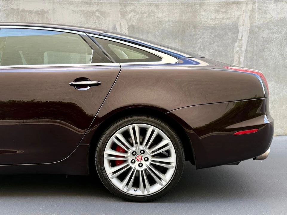 2011 Jaguar X351 XJ - Image 6 of 21