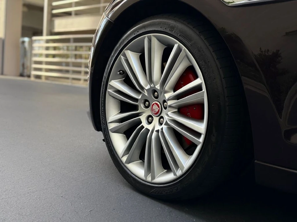 2011 Jaguar X351 XJ - Image 12 of 21