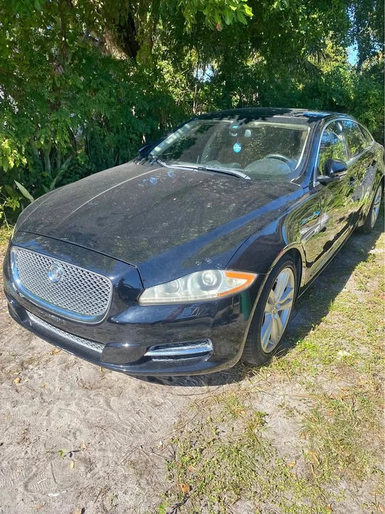 2011 Jaguar Replica - Image 1 of 3