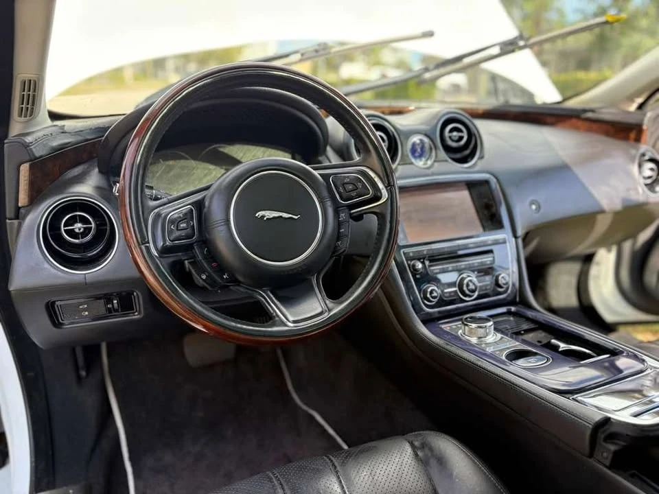 2011 Jaguar X351 XJ - Image 11 of 17