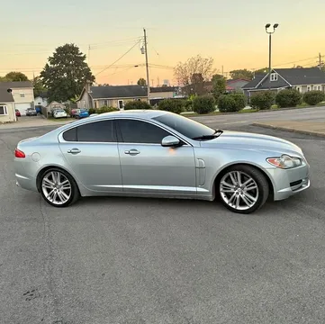 2011 Jaguar XF Luxury Sedan