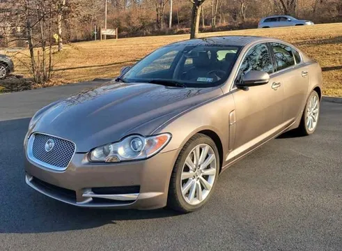 2011 Jaguar XF Luxury Sedan