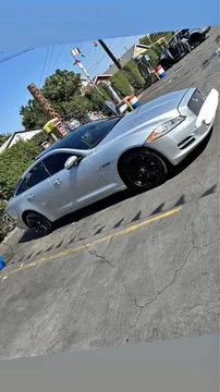 2011 Jaguar XF Premium Luxury Sedan
