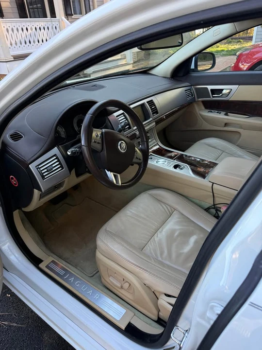 2011 Jaguar X250 XFR - Image 9 of 13