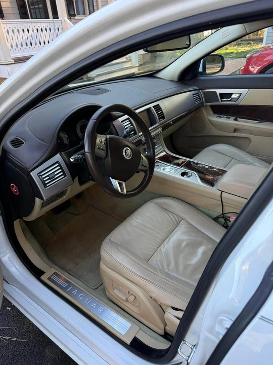 2011 Jaguar X250 XFR - Image 9 of 13