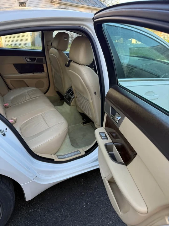 2011 Jaguar X250 XFR - Image 10 of 13