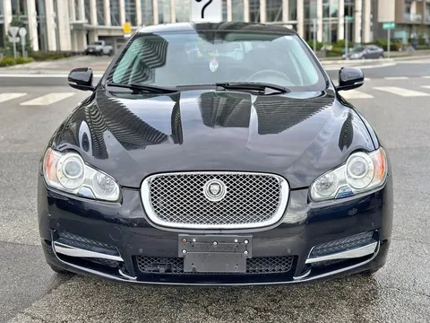 2011 Jaguar XF Premium Luxury