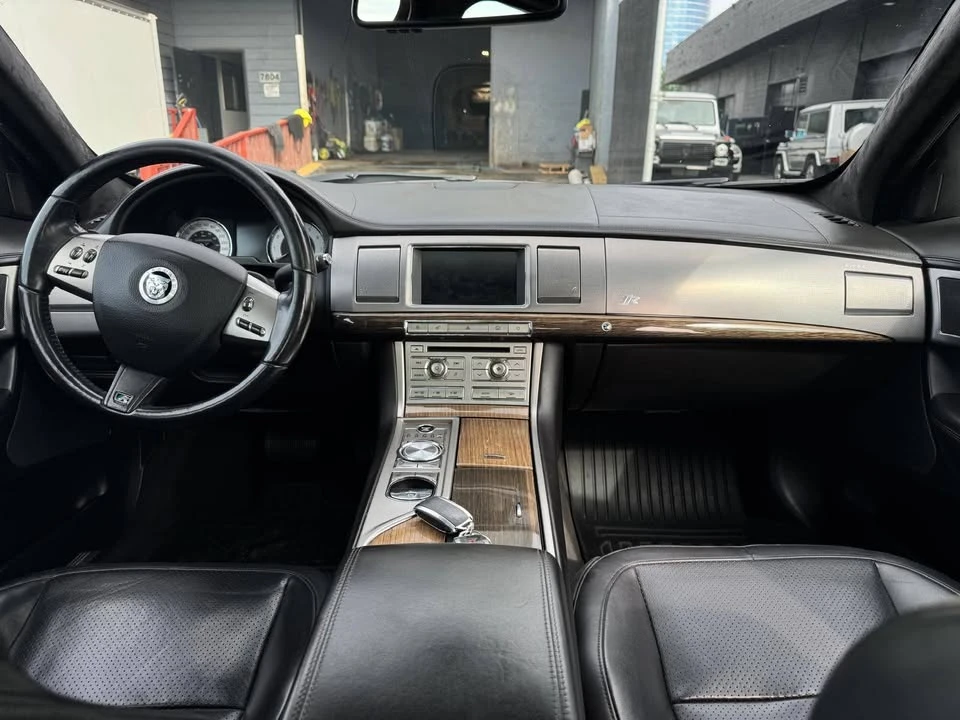 2011 Jaguar X250 XFR - Image 10 of 17