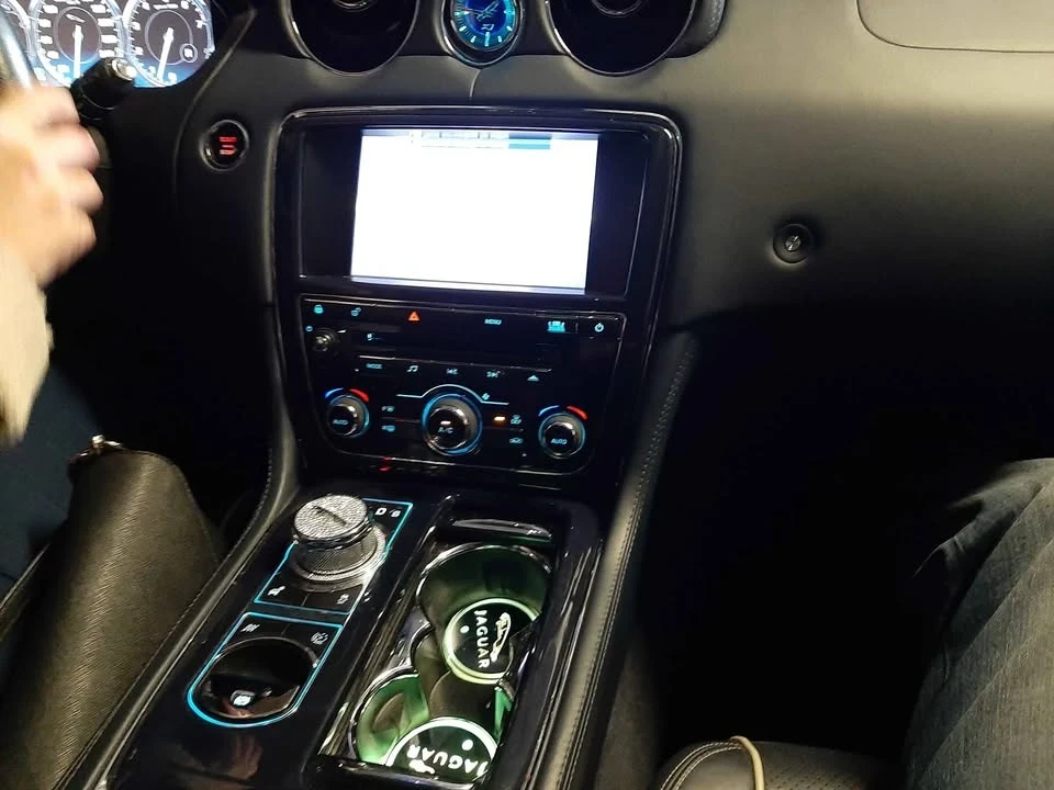 2011 Jaguar X351 XJ - Image 4 of 7