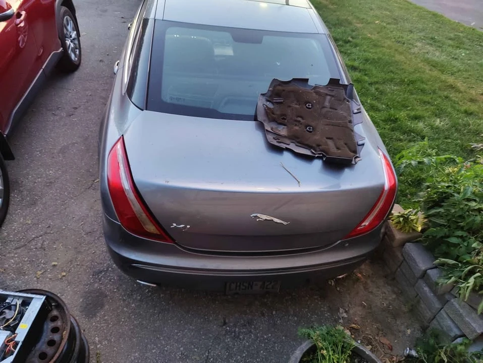 2011 Jaguar X351 XJ - Image 8 of 8