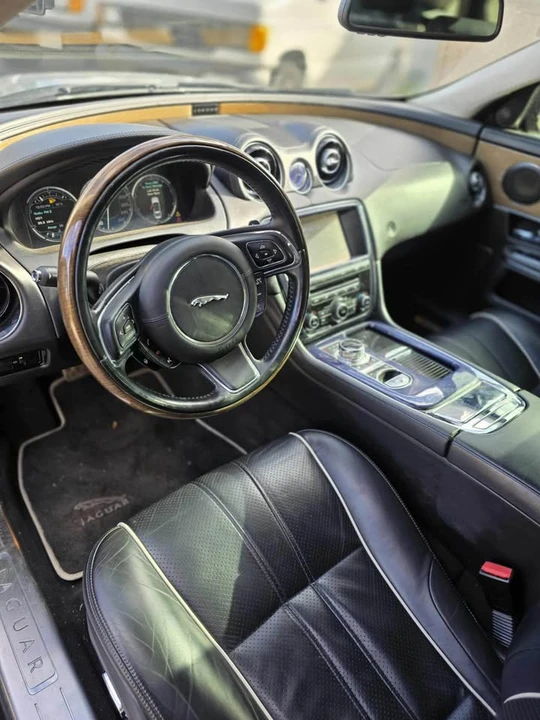 2011 Jaguar X351 XJ - Image 7 of 8