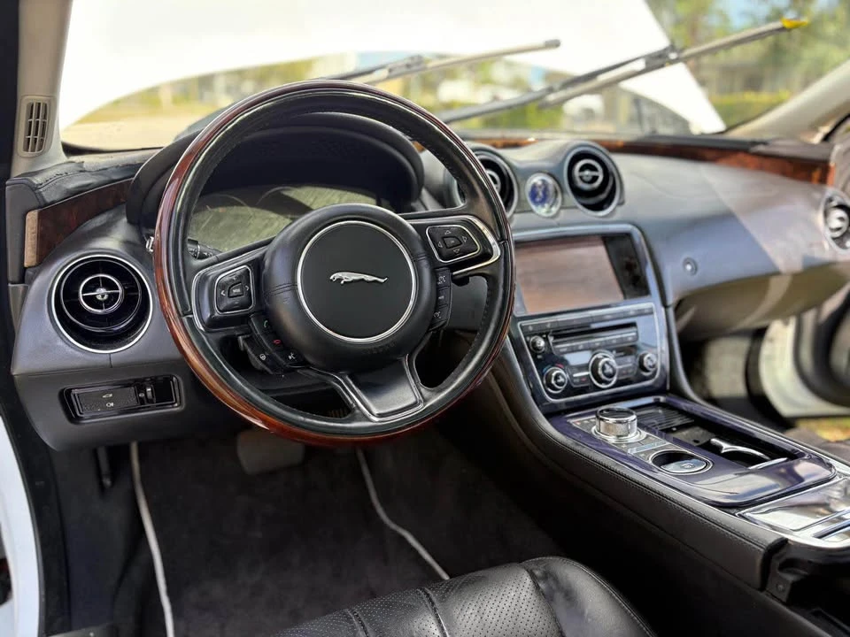 2011 Jaguar X351 XJ - Image 3 of 5