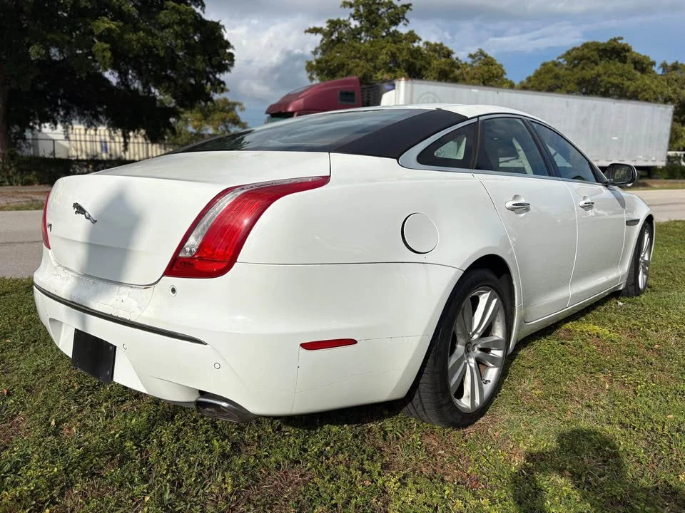 2011 Jaguar X351 XJ - Image 2 of 5