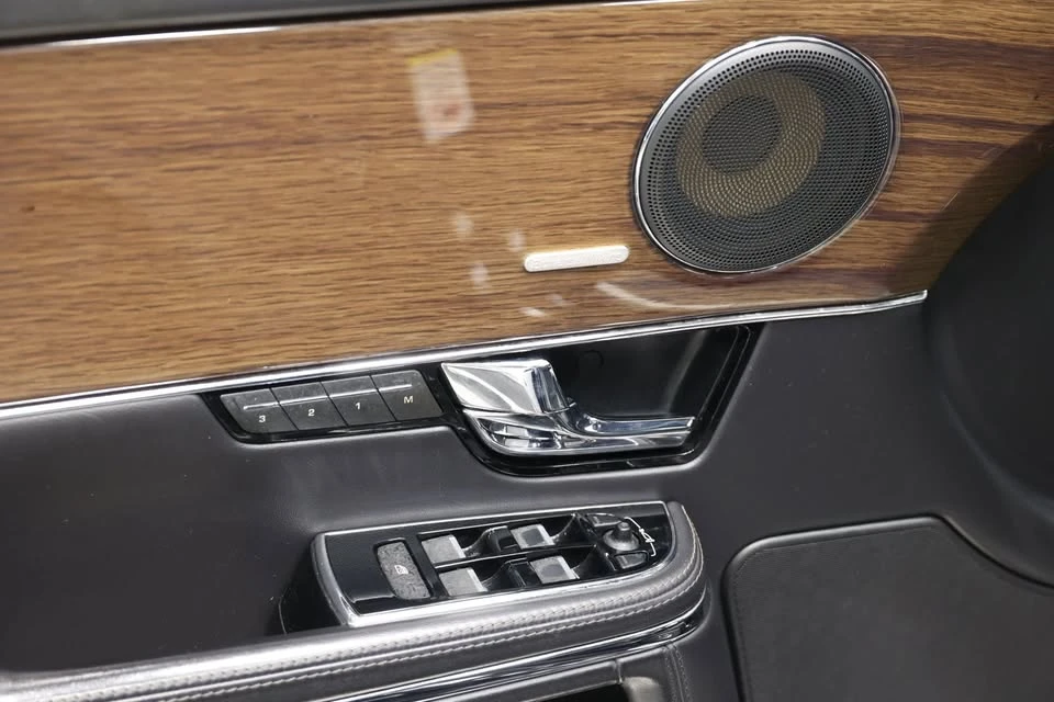 2011 Jaguar X351 XJ - Image 10 of 20