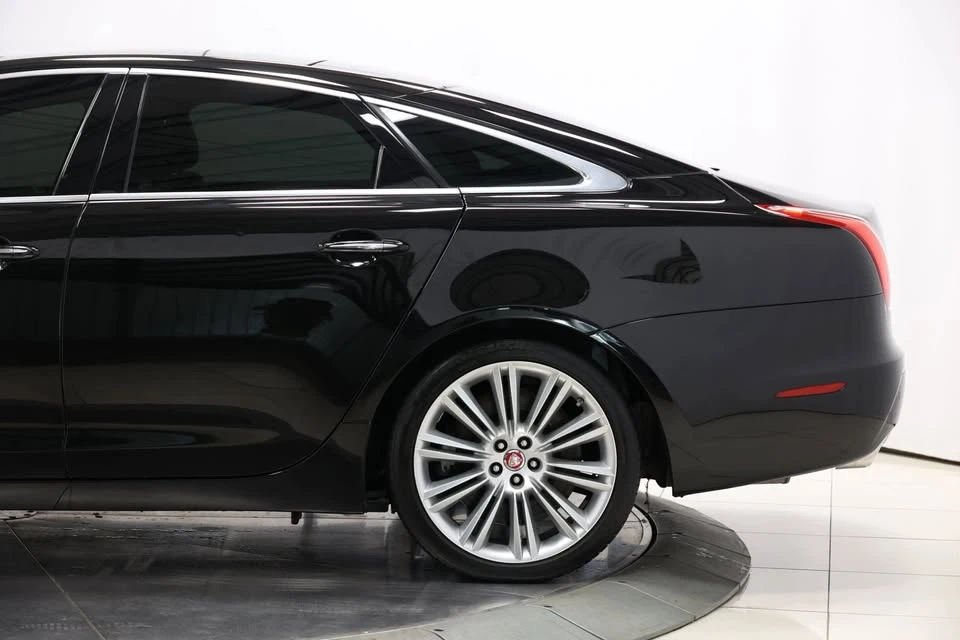 2011 Jaguar X351 XJ - Image 8 of 20