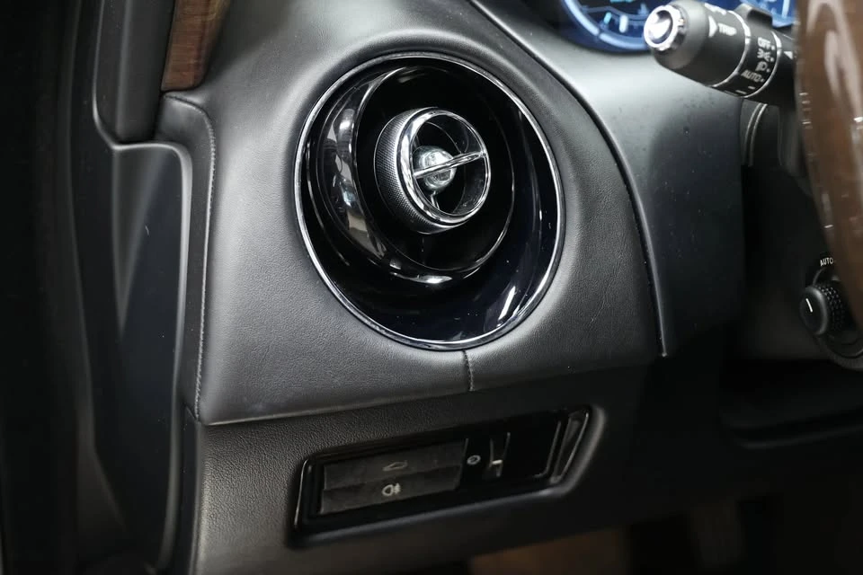 2011 Jaguar X351 XJ - Image 19 of 20