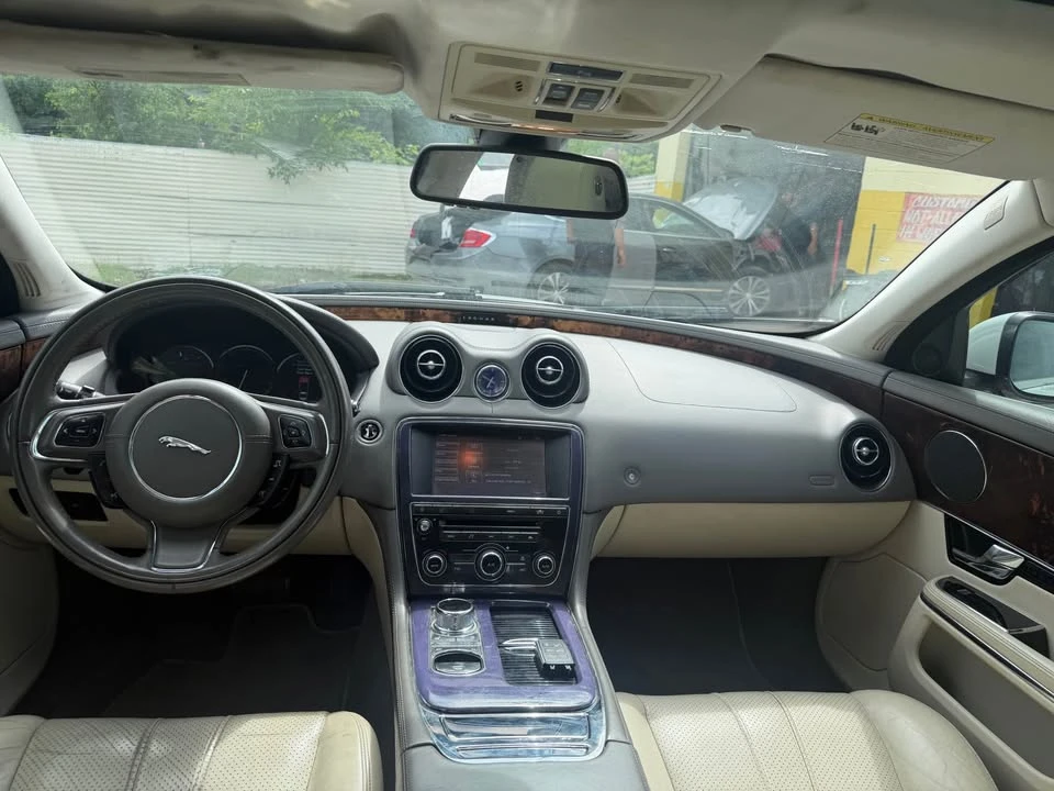 2011 Jaguar X351 XJ - Image 8 of 13