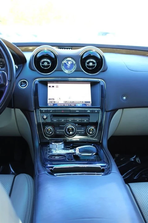 2011 Jaguar X351 XJ - Image 12 of 20