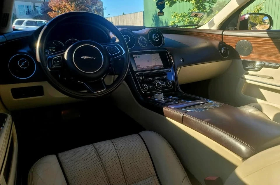 2011 Jaguar X351 XJ - Image 4 of 14