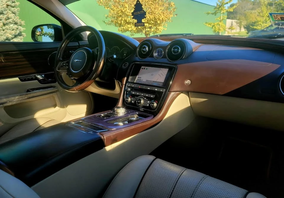 2011 Jaguar X351 XJ - Image 8 of 11