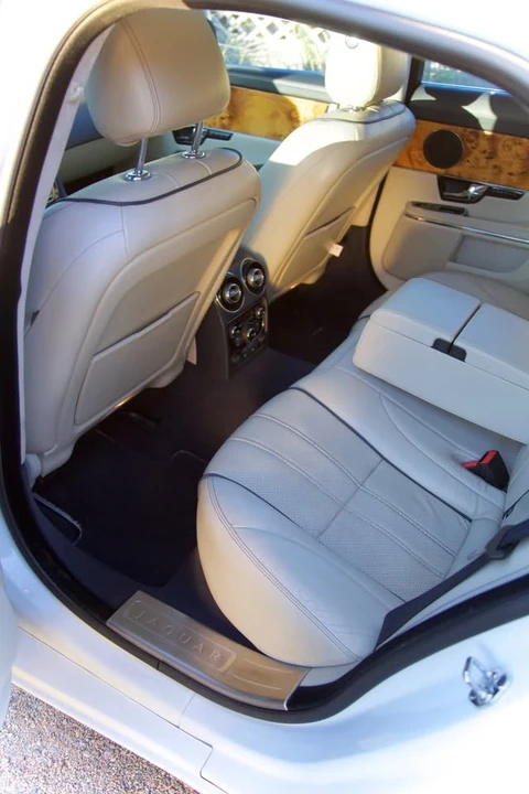2011 Jaguar X351 XJ - Image 10 of 19