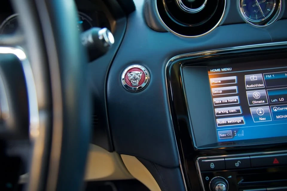 2011 Jaguar X351 XJ - Image 12 of 19