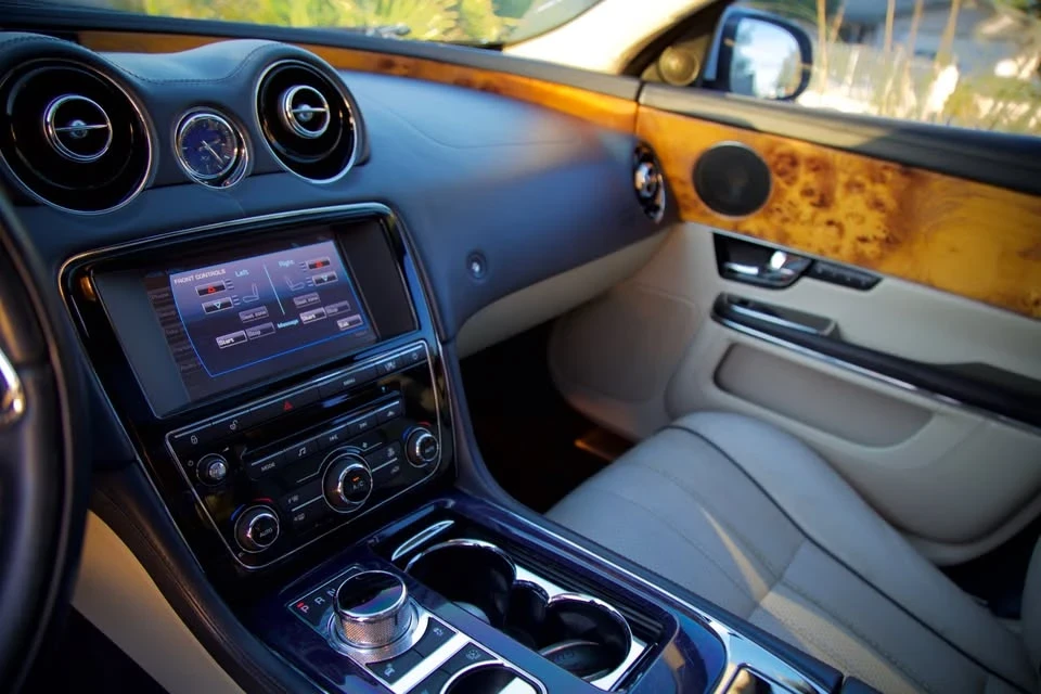 2011 Jaguar X351 XJ - Image 11 of 19