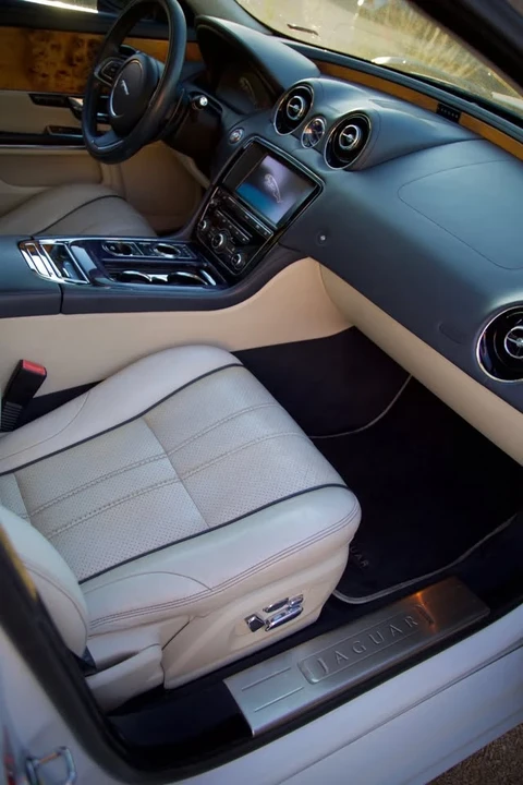 2011 Jaguar X351 XJ - Image 9 of 19