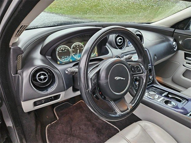 2011 Jaguar X351 XJ - Image 16 of 20