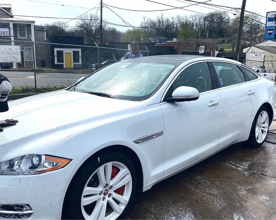 2011 Jaguar X351 XJ - Image 2 of 6