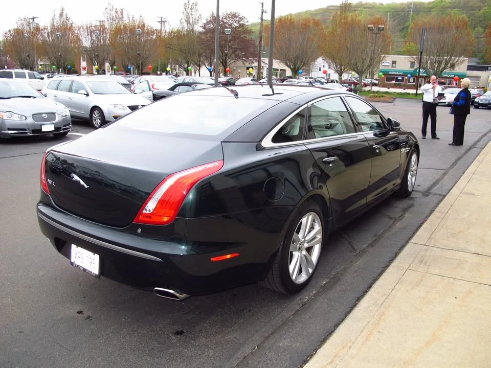 2011 Jaguar X351 XJ - Image 2 of 8