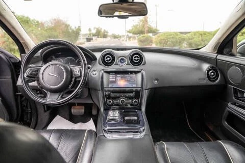 2011 Jaguar X351 XJ - Image 16 of 17