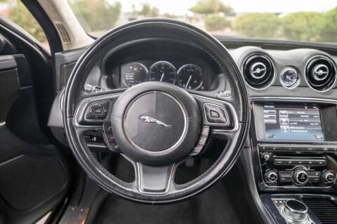 2011 Jaguar X351 XJ - Image 9 of 17