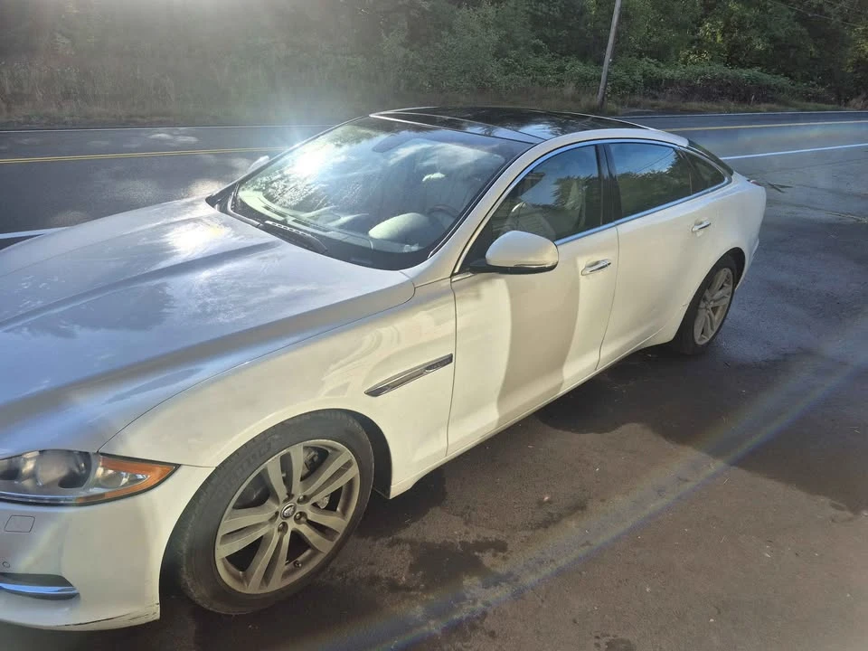 2011 Jaguar X351 XJ - Image 2 of 11