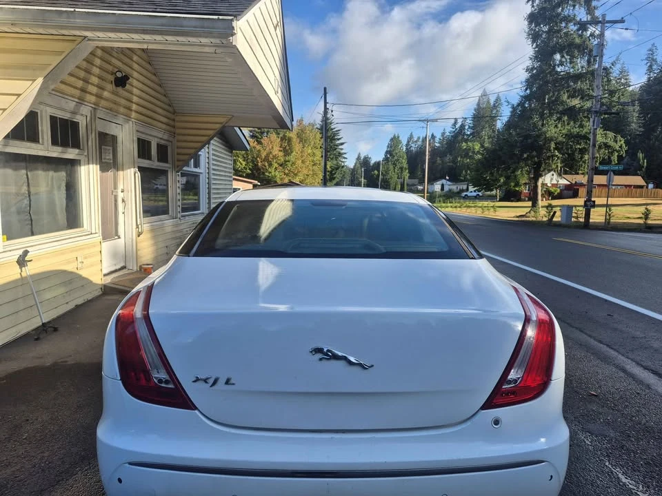 2011 Jaguar X351 XJ - Image 9 of 11