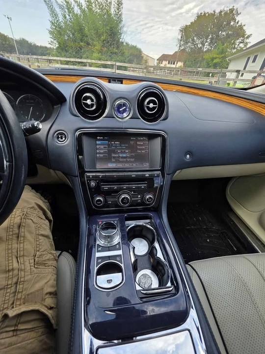 2011 Jaguar X351 XJ - Image 14 of 18