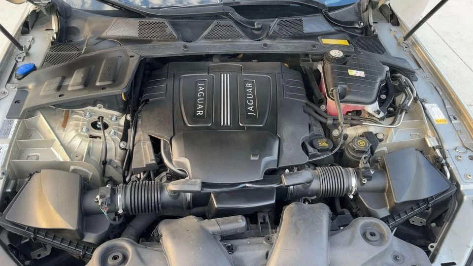 2011 Jaguar X351 XJ - Image 16 of 18