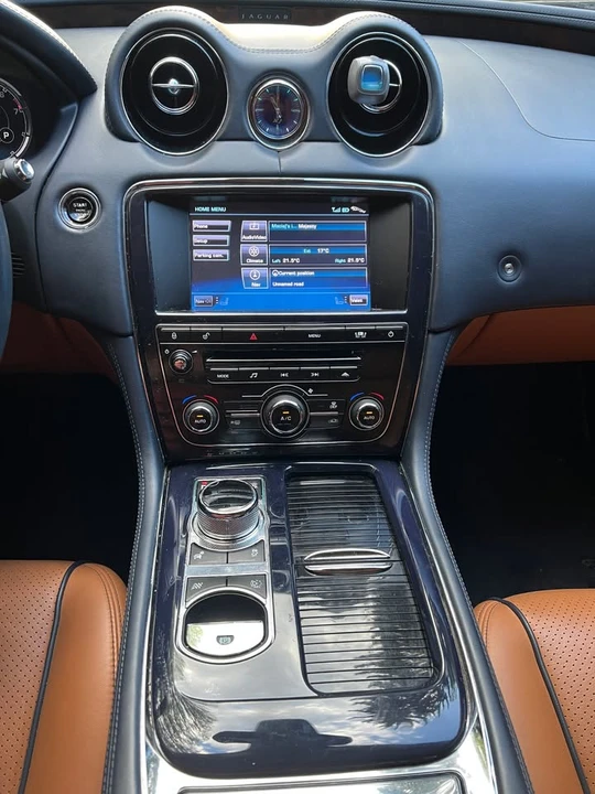 2011 Jaguar X351 XJ - Image 8 of 11