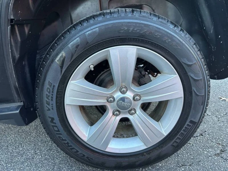2011 Jeep Compass - Image 11 of 12