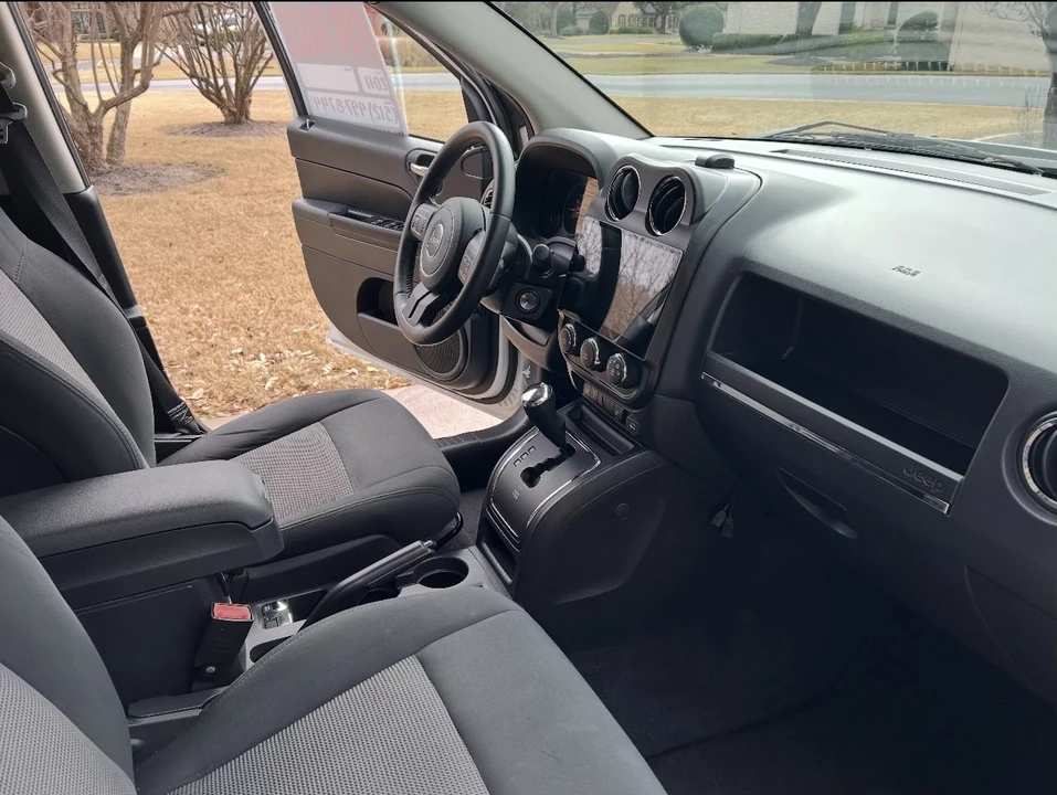 2011 Jeep Compass - Image 11 of 14