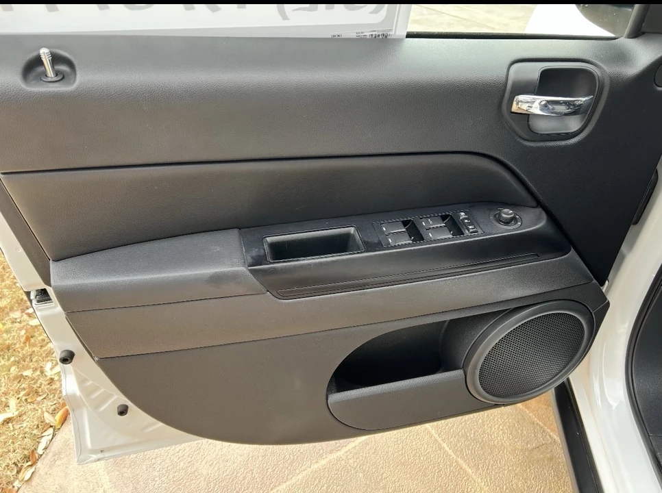 2011 Jeep Compass - Image 9 of 14