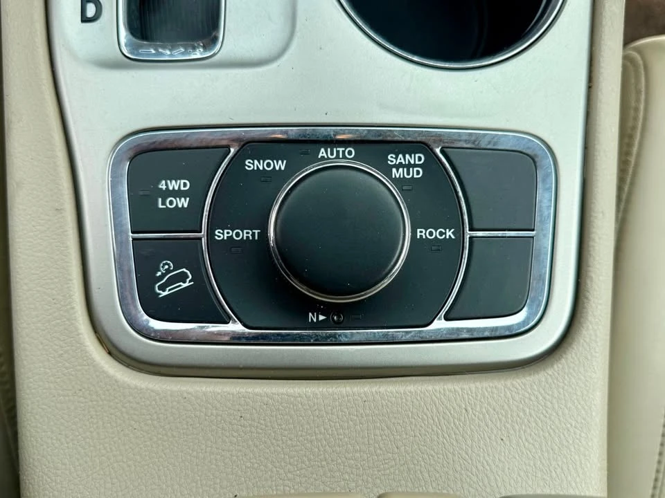 2011 Jeep WK2 Grand Cherokee - Image 16 of 19